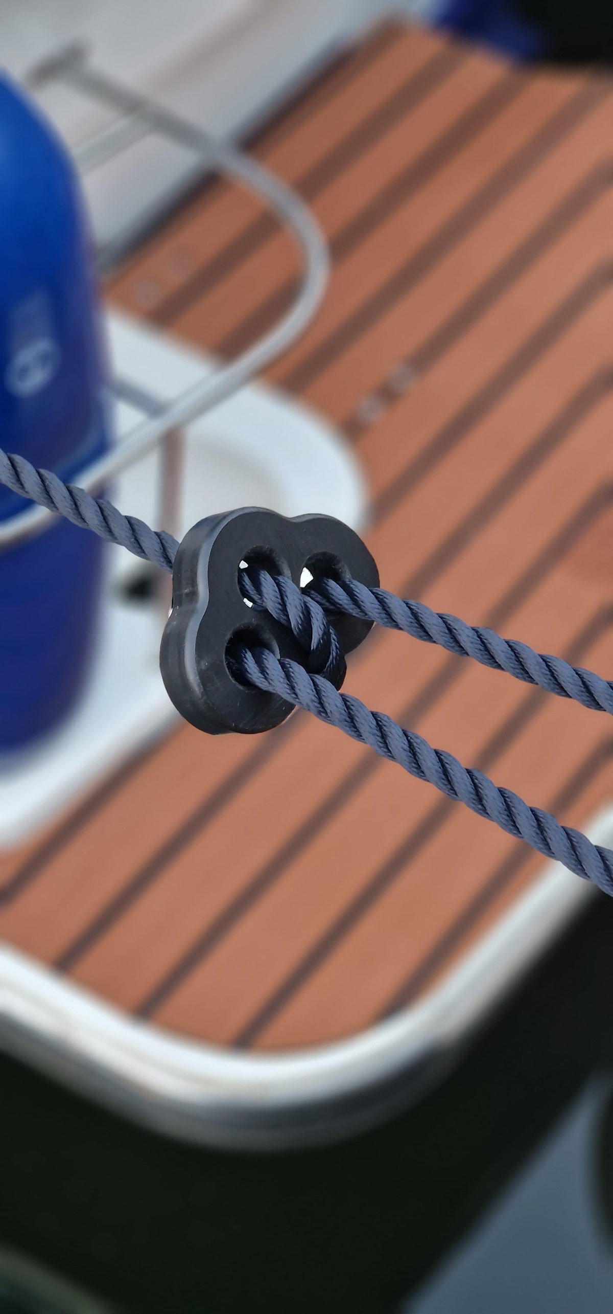 Rope Looper by Marine Innovations, quick release boat fender accessory