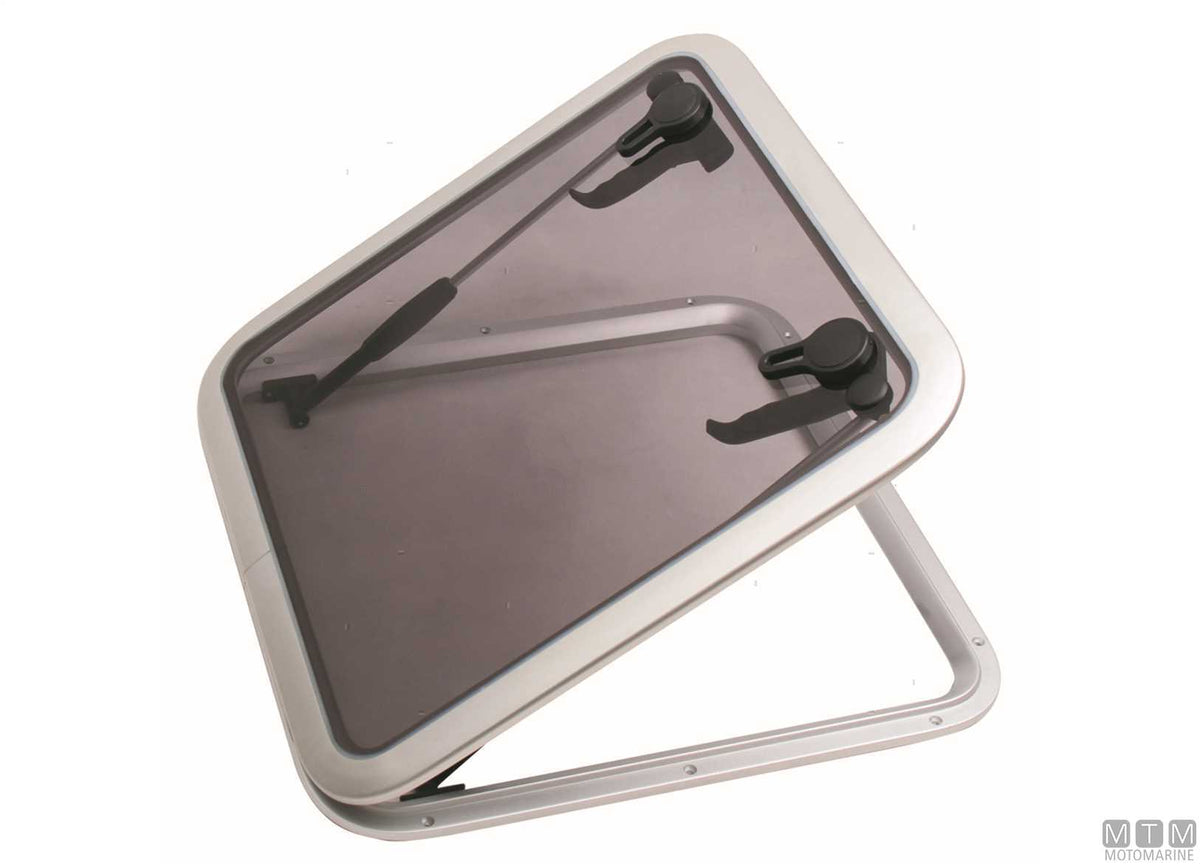 Square hatch MTM G-Type 567x567 mm in aluminium - original photo Motomarine Srl