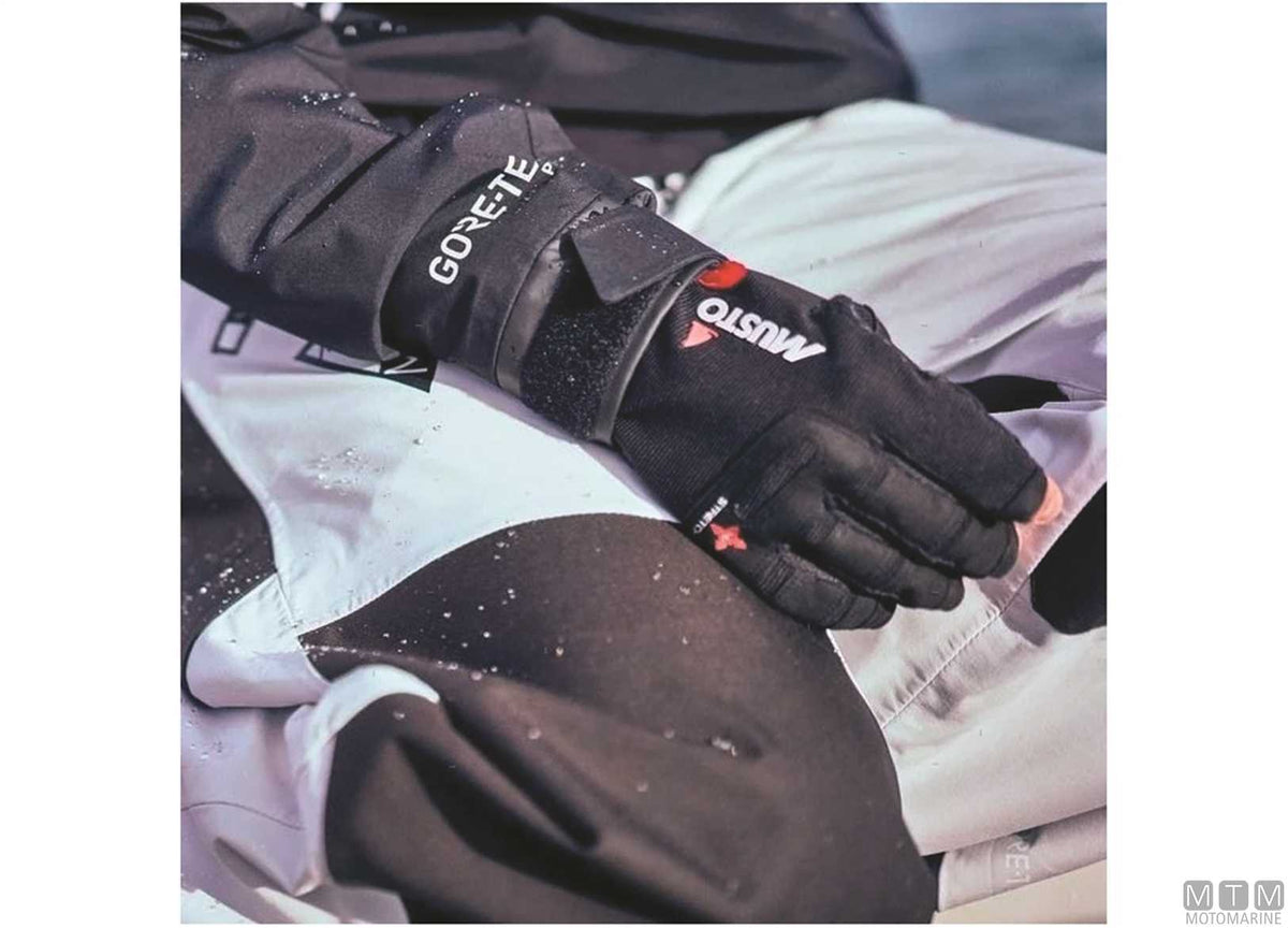 Musto Essential Sailing Gloves 991 black S - original photo Motomarine Srl