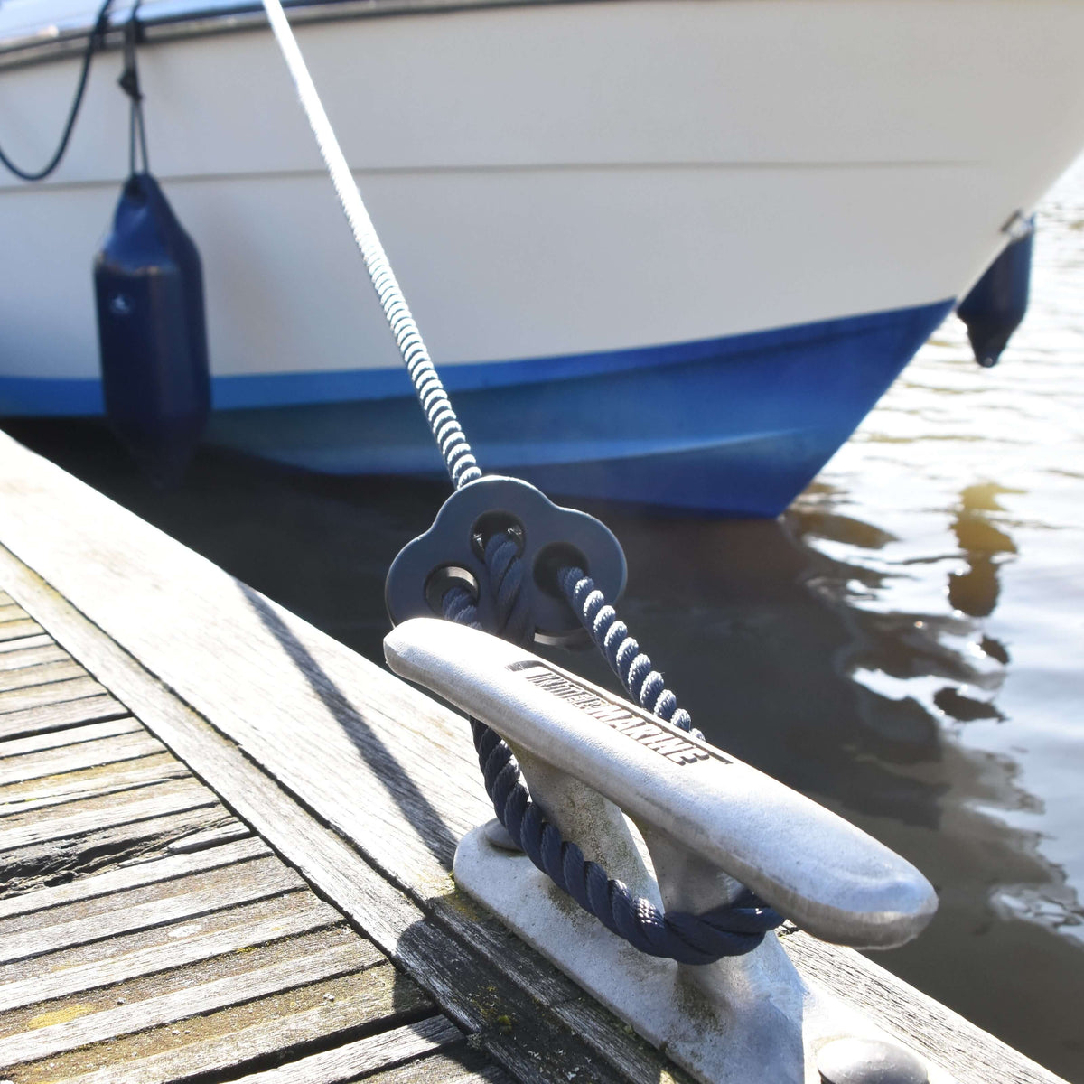Rope Looper by Marine Innovations, quick release boat fender accessory