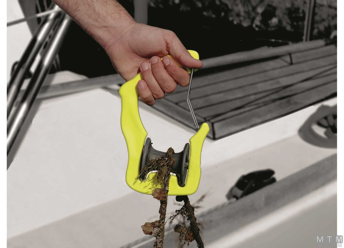 Ghook line passer for mooring - line retrieval - original photo Motomarine Srl