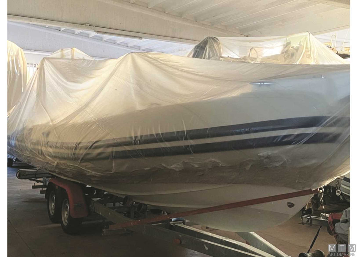 MY40 cover tarpaulin 8x50 m - original photo Motomarine Srl