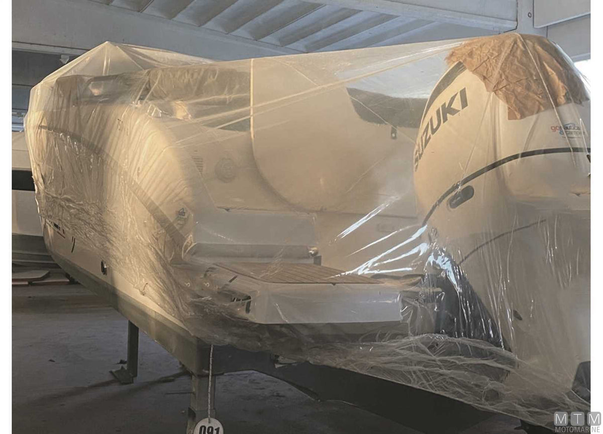 MY40 cover tarpaulin 8x50 m - original photo Motomarine Srl