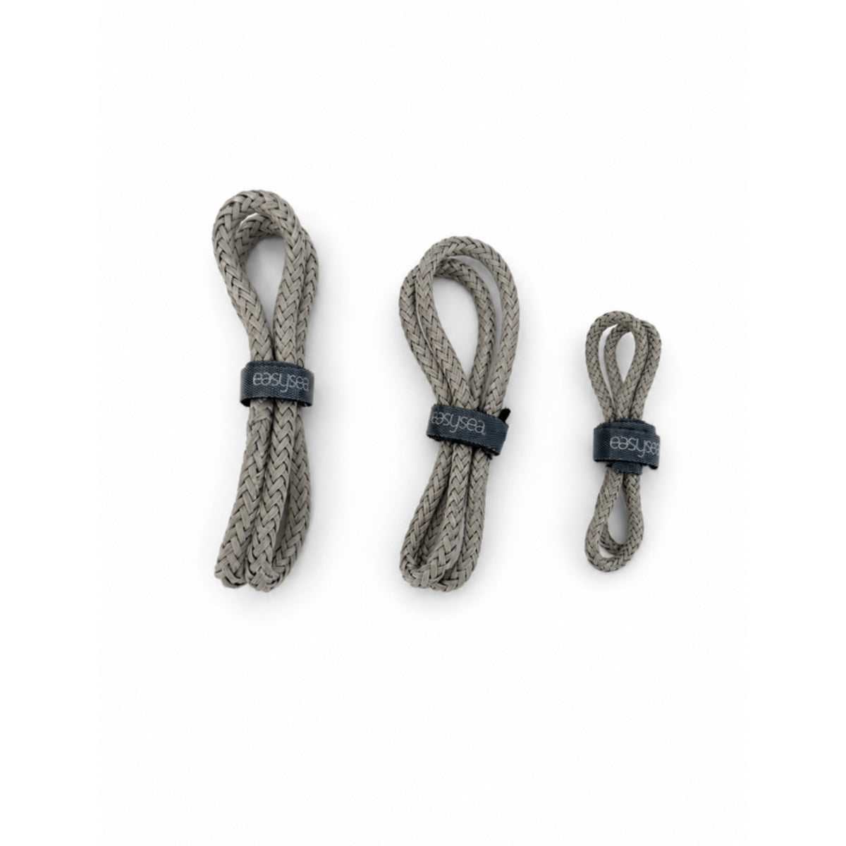 Sheathed loop in Dyneema in different sizes side by side on white background